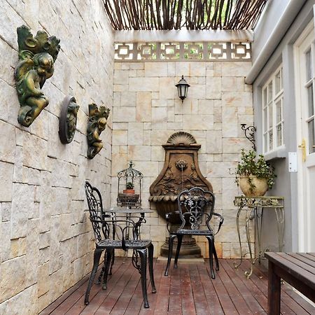 Versailles Self-Catering Wellington Exterior photo