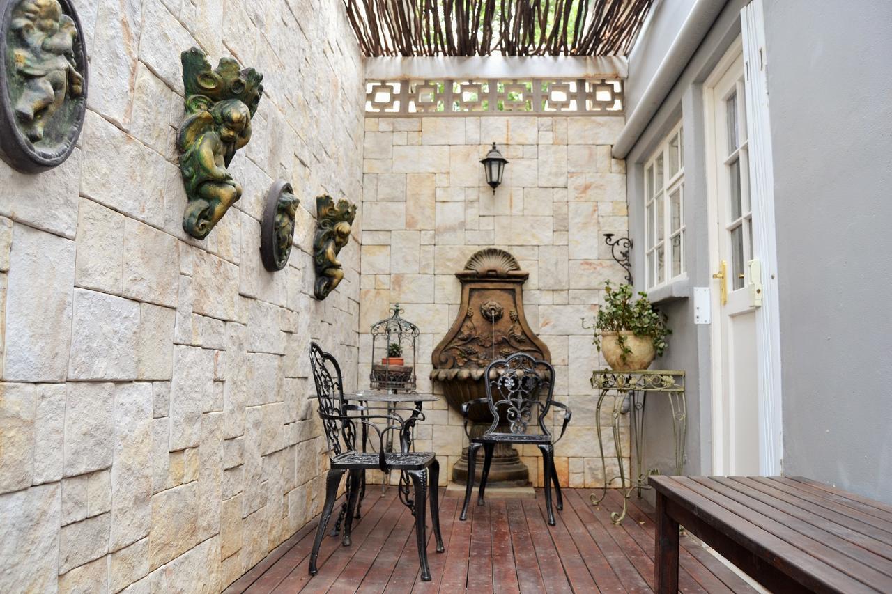 Versailles Self-Catering Wellington Exterior photo