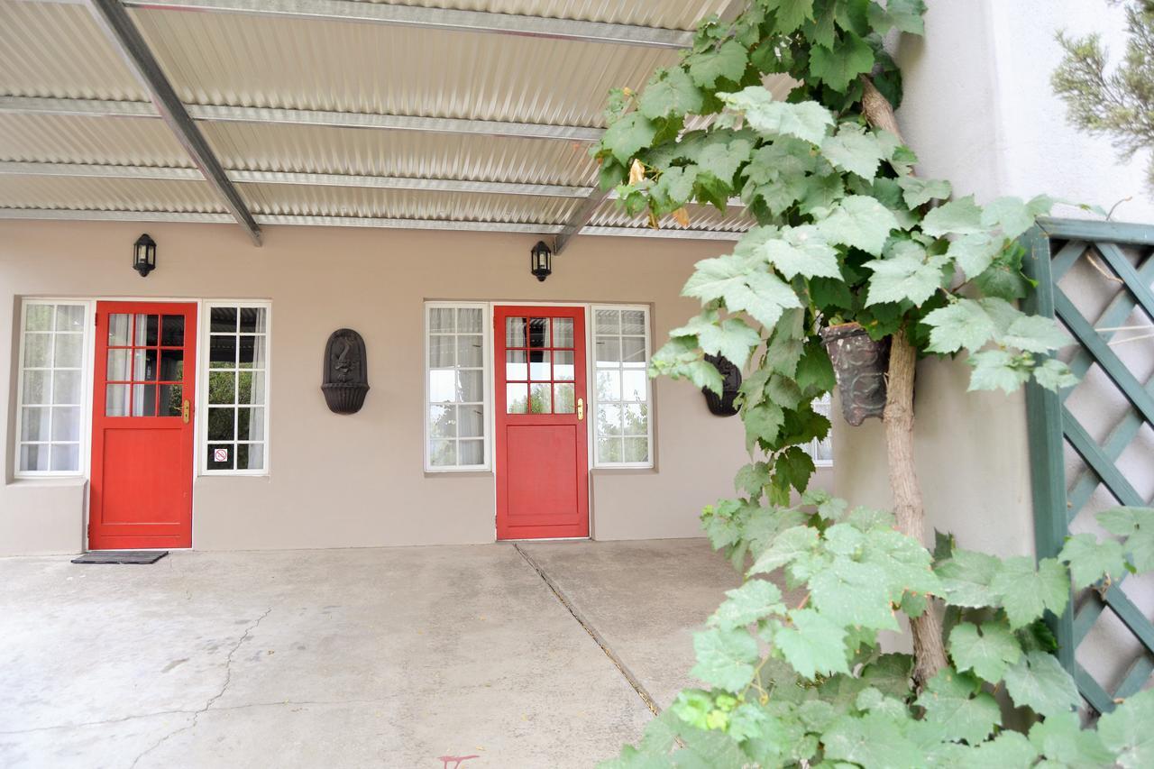 Versailles Self-Catering Wellington Exterior photo